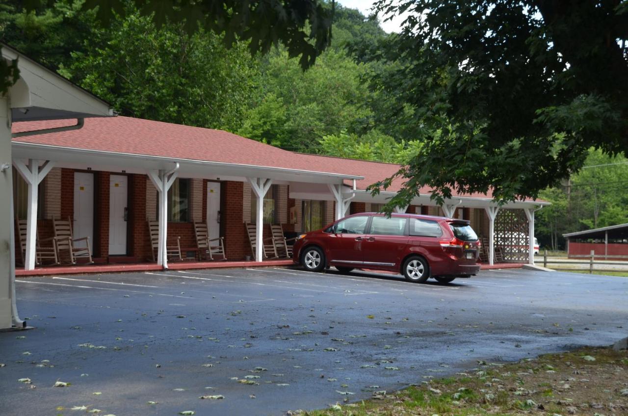 Travelowes Motel - Maggie Valley Dış mekan fotoğraf
