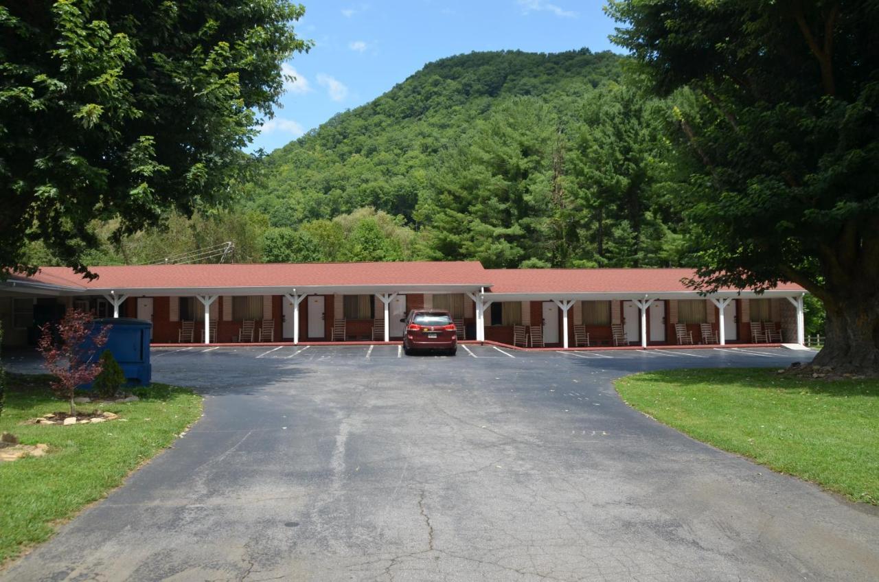Travelowes Motel - Maggie Valley Dış mekan fotoğraf