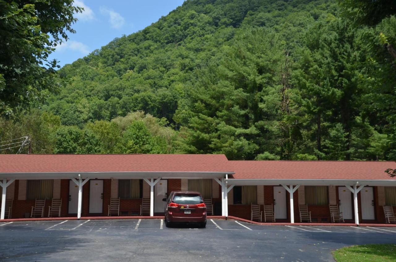 Travelowes Motel - Maggie Valley Dış mekan fotoğraf